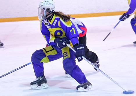 Ringette is Susanna Tapani's second sport and just as important as hockey. 