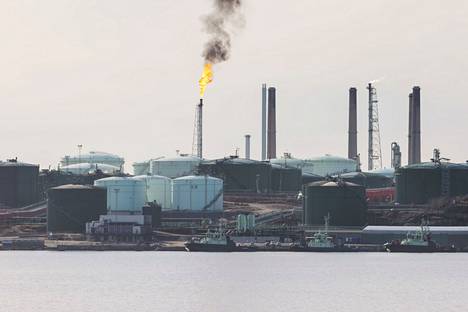 Polttoainevalmistaja Neste on korvannut Porvoon-jalostamon tarvitseman maakaasun isolta osin propaanilla.