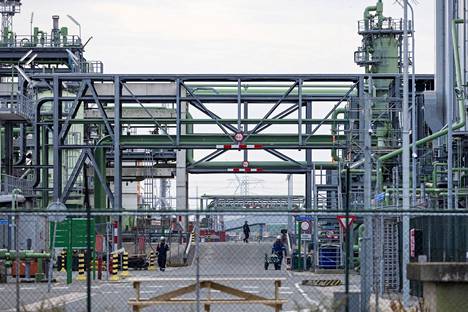 Nesteen jalostamo Rotterdamissa käynnistyi vuonna 2011. Tällä viikolla yhtiö kertoi tehneensä lopullisen päätöksen uuden jalostamon rakentamisesta Rotterdamiin.