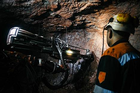 Горняк за работой на железном руднике в Запорожской области. Июль 2019 года. Фото: Дмитрий Смоленко / Укринформ