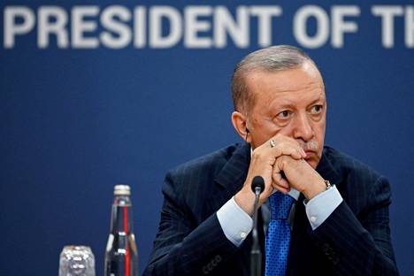 Turkin presidentti Recep Tayyip Erdoğanin mukaan Suomi ja Ruotsi ovat ”majoittaneet terroristeja”.