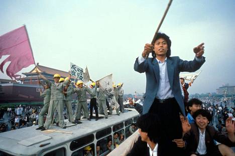 Mielenosoittajia Taivaallisen rauhan aukiolla toukokuussa 1989.