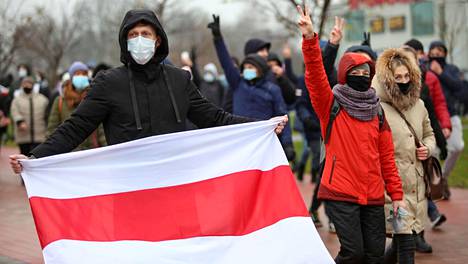 Valko-Venäjä | Valko-Venäjän oppositio ei anna periksi – kymmenettuhannet lähtivät kaduille Lukašenkaa vastaan