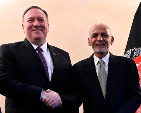 Yhdysvaltain ulkoministeri Mike Pompeo (vas.) tapasi Agfanistanin presidentin Ashraf Ghanin Saksan Münchenissä 14. helmikuuta.