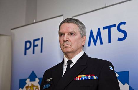 Georgij Alafuzoff oli puhumassa Maanpuolustuksen suunnittelukunta MTS:n seminaarissa Helsingissä 13. joulukuuta 2012. 
