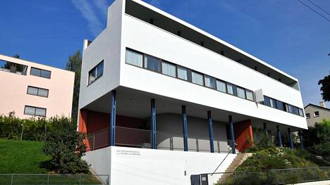 Le Corbusierin vuonna 1927 Weissenhofsiedlungiin valmistunut asuinrakennus on nykyään museo.