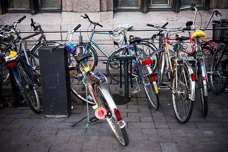 Poliisille ilmoitettiin tammikuun alun ja heinäkuun alun välisenä aikana varastetuksi runsaat 8200 polkupyörää Suomessa.