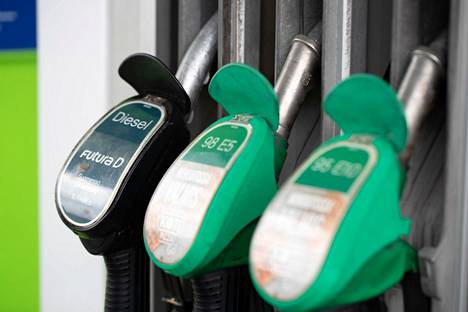 Esimerkiksi polttoaineiden hinnan nouseminen vauhditti kuluttajahintojen nousua huhtikuussa.