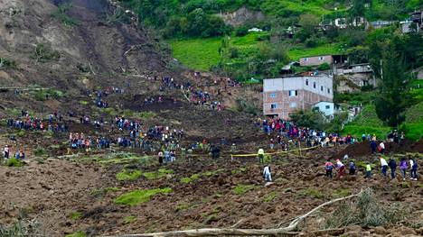 Alausin kylä Ecuadorissa hautautui maavyöryn alle viime viikolla.