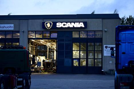 Scania on vahvistanut lopettavansa bussikorituotantonsa Lahdessa. Kuvassa huoltohalleja Scanian Helsingin toimipisteessä.