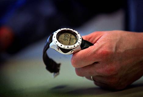 Suunto-kelloja on suunniteltu ja valmistettu Suomessa pitkään. Kuva vuodelta 2001.