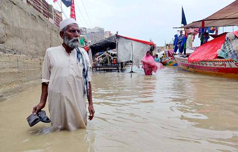 Heinäkuussa alkaneet monsuunisateet ovat yltyneet rankimmiksi yli kymmeneen vuoteen. Kuva Sukkurin kaupungista Sindhin provinssista. 