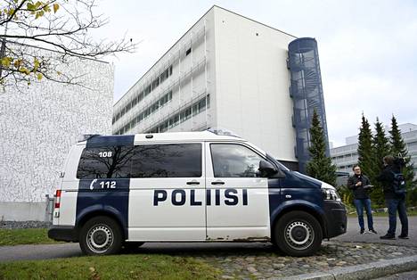 Poliisi valvoi oikeustaloa, kun Itä-Uudenmaan käräjäoikeuteen Vantaalla kohdistui vakava uhka torstaina.