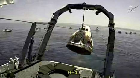 Avaruus | Space X:n astronautit palasivat Maahan ja laskeutuivat onnistuneesti mereen – ”Tämä on todellinen kunnia”
