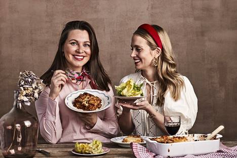 Tässä on elämäsi paras lasagne”, lupaavat Kia Arpia ja Petra Wettenranta –  Pikaruokaa se ei ole, mutta maku palkitsee - Ruoka 