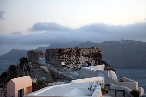 Hiljentynyt Santorinin saari Kreikassa 6. toukokuuta.