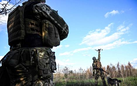 Ukrainalaissotilaita Donetskin alueella syyskuussa 2022. 