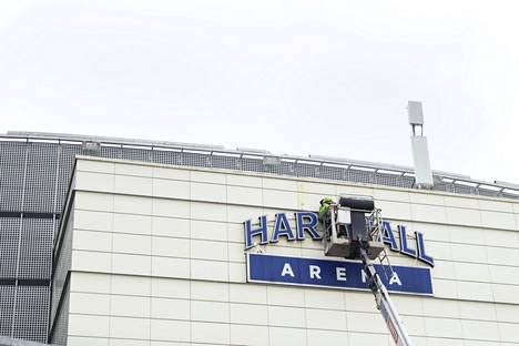 Hartwall-areenan nimikyltit revittiin alas keskiviikkona, eikä Areena sovellu myöskään kevään MM-turnauksen näyttämöksi.