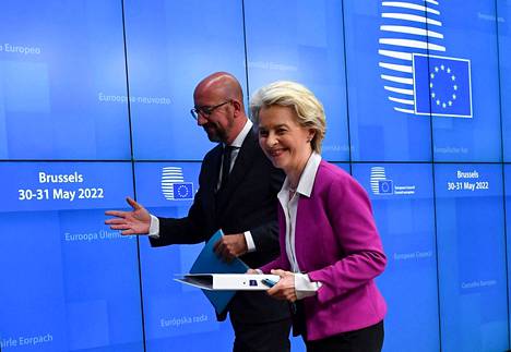 Eurooppa-neuvoston puheenjohtaja Charles Michel ja EU-komission puheenjohtaja Ursula von der Leyen kertoivat huippukokouksen ensimmäisen päivän päätöksistä tiedotustilaisuudessaan maanantaina.