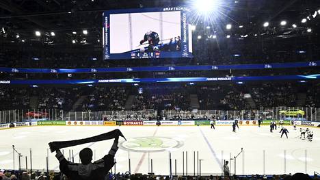 Jääkiekon MM-kisoja pelataan Tampereen uudessa Nokia-areenassa. Helsinki on toinen kisakaupunki.