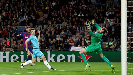 Slavia Praha teki uroteon Barcelonassa – Lionel Messi jäi hämmentyneeksi huipputorjuntojen jälkeen