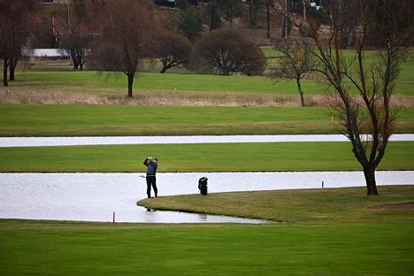 Siuntion Pickala Golgin kentällä pystyi hyvin pelaamaan golfia vielä tammikuussakin. Kuva otettiin 15. tammikuuta.