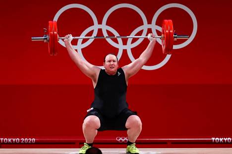 Uusiseelantilainen Laurel Hubbard on  ensimmäinen olympialaisissa kilpaillut transnainen. Hubbard kilpaili Tokion olympialasissa painonnoston yli 87-kiloisten naisten sarjassa ja jäi ilman tulosta.