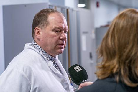 Lapin sairaanhoitopiirin ja Länsipohjan keskussairaalan infektiotautien ylilääkäri Markku Broas.