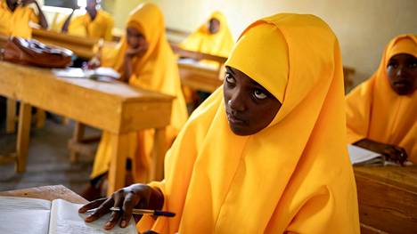 16-vuotiaan Hawan mielestä tyttöjen koulutus on tärkeää, koska koulutuksen avulla he voivat huolehtia itsestään ja lastensa tulevaisuudesta. 