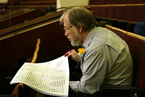 Paavo Heininen at the RSO rehearsals at the Culture House in September 2003, before the premiere of his fifth symphony.