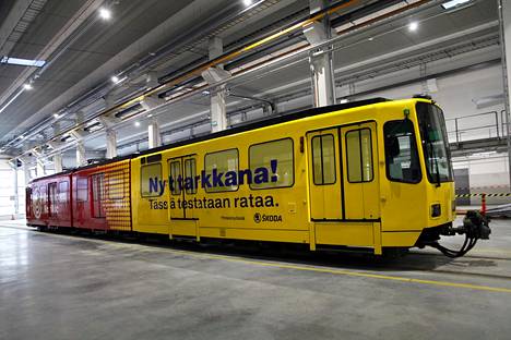 Tampereen testivaunu on keltapunainen malli, jota on aiemmin käytetty Hannoverissa.