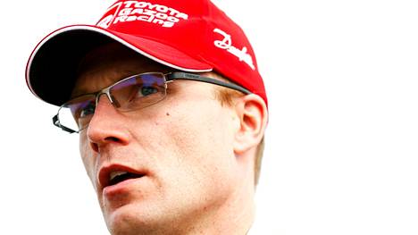 Jari-Matti Latvala kolaroi ja pilasi kilpailunsa Espanjassa: ”Olen todella pahoillani tallin puolesta”