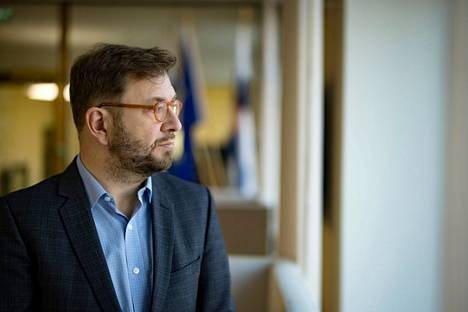 ”Suomi ei hyväksy muutoksia raideleveyteen”, sanoo ministeri Timo Harakka tiedotteessa.
