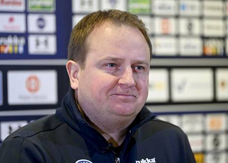 Suomen nuorten jääkiekkomaajoukkueen päävalmentaja Tomi Lämsä.