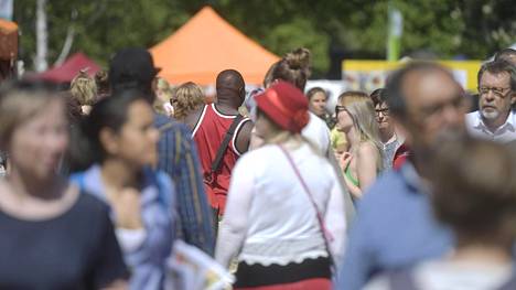 Maailma kylässä -festivaaleilla 80 000 kävijää viikon­loppuna Helsingissä – Ensi vuoden tapahtuman teema on ilmaston­muutos