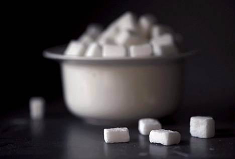 Suomalaiset syövät vähän sokeria, mutta sekä kasvisten että hedelmien kulutuksemme on suurin piirtein eurooppalaista keskitasoa.