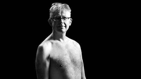 Meteorologi Pekka Pouta alastonkuvassa: ”Antaisin koko omaisuuteni, jos saisin kolmekymppisen ruumiin”