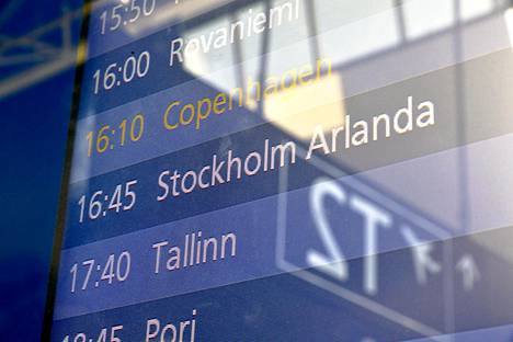 Hallituspiireistä sanotaan HS:lle, että Suomi aikoo lähes varmasti tiukentaa matkustusta Virosta ja Ruotsista.