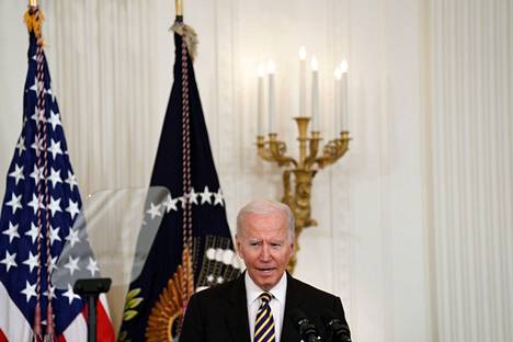 Valkoisen talon mielestä takavarikoidut ”kleptokratian” varat olisivat tapa hyvittää Ukrainalle Venäjän hyökkäyksen aiheuttamia tuhoja. Kuvassa presidentti Joe Biden kuvattuna 27. huhtikuuta.