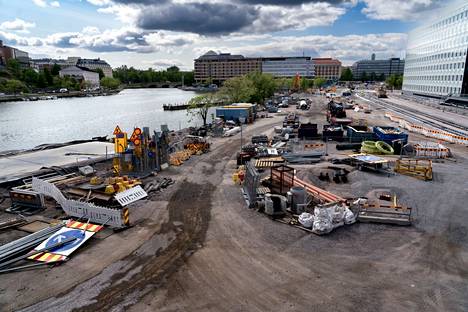 The Kruunusillat project has made traffic difficult in a large area of ​​the city.  The photo shows the construction site of the tramway leading to Laajasalo and the new Hakaniemensilda in Hakaniemenranta.