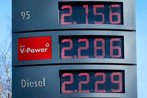 Polttoaineiden hinnat ovat nousseet entisestään Venäjän hyökättyä Ukrainaan.