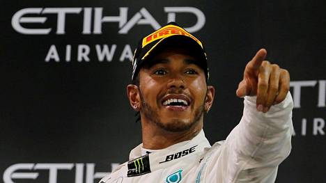 Lewis Hamilton sanoo sopimushuhujen olevan lehtien keksintöä
