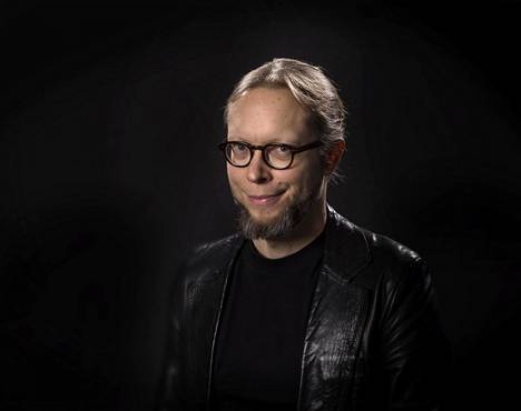 Mikko-Pekka Heikkisen Sähkömies-romaani käsittelee ekoterrorismia.