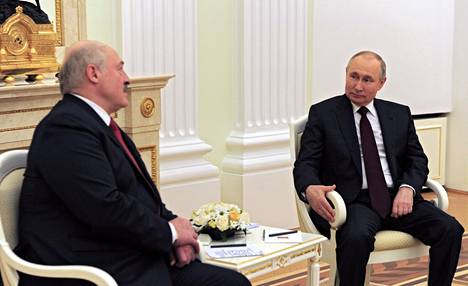 Valko-Venäjän johtaja Aljaksandr Lukašenka ja Venäjän presidentti Vladimir Putin tapasivat Moskovassa huhtikuun lopussa.
