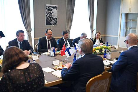 Suomen diplomaattivaltuuskunta kohtasi Turkin valtuuskunnan Ankarassa toukokuun lopulla. 