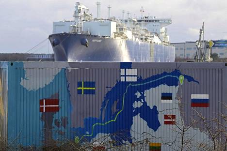 Karttaan on maalattu Nord Stream 2 -kaasuputki Lubminin satamassa Saksassa.