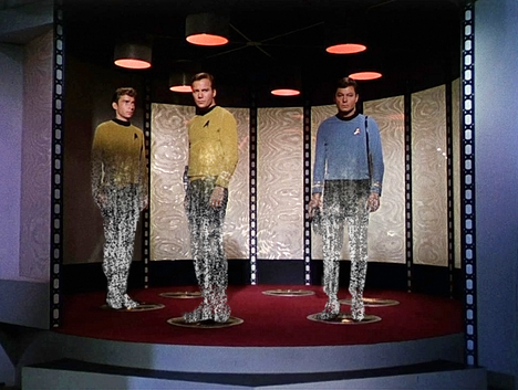 Star Trek -sarjassa teleportataan ihmisiä.