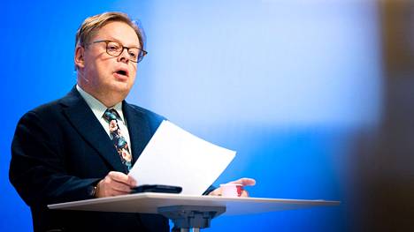 Helsingin pormestari Juhana Vartiainen (kok) puhui tiedotustilaisuudessa Kaupungintalolla torstaiaamuna.