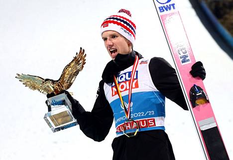 Norjan Halvor Egner Granerud sai juhlia Bischofshofenissa sekä osakilpailun ykkösenä että koko Keski-Euroopan mäkiviikon voittajana.