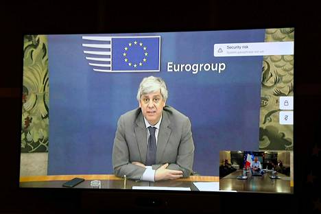 Euroryhmän puheenjohtaja Mario Centeno piti euroryhmän videokokousta huhtikuussa.